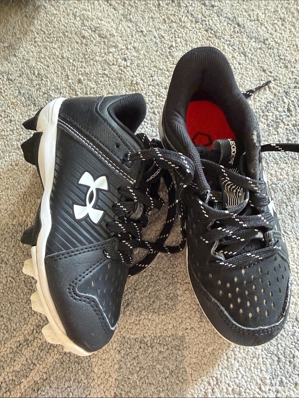 UA Leadoff Kids' Baseball Cleats